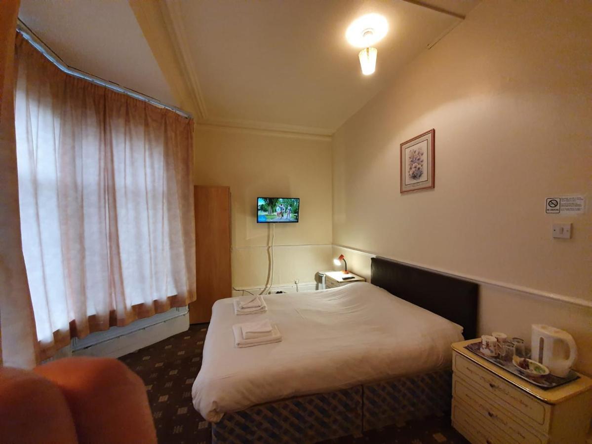 The Handforth Lodge Esterno foto